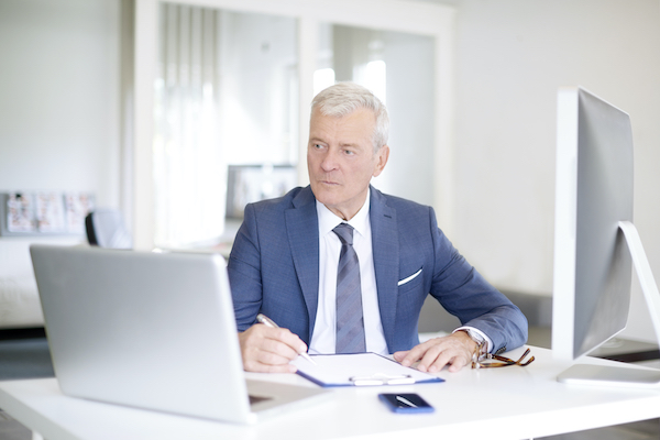 Auto-entrepreneur et chômage après 50 ans